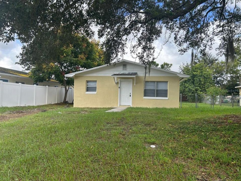 Recently Sold: $174,900 (3 beds, 1 baths, 1176 Square Feet)