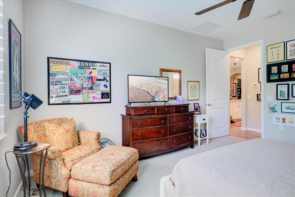 待售: $678,000 (2 贝兹, 2 浴室, 1894 平方英尺)