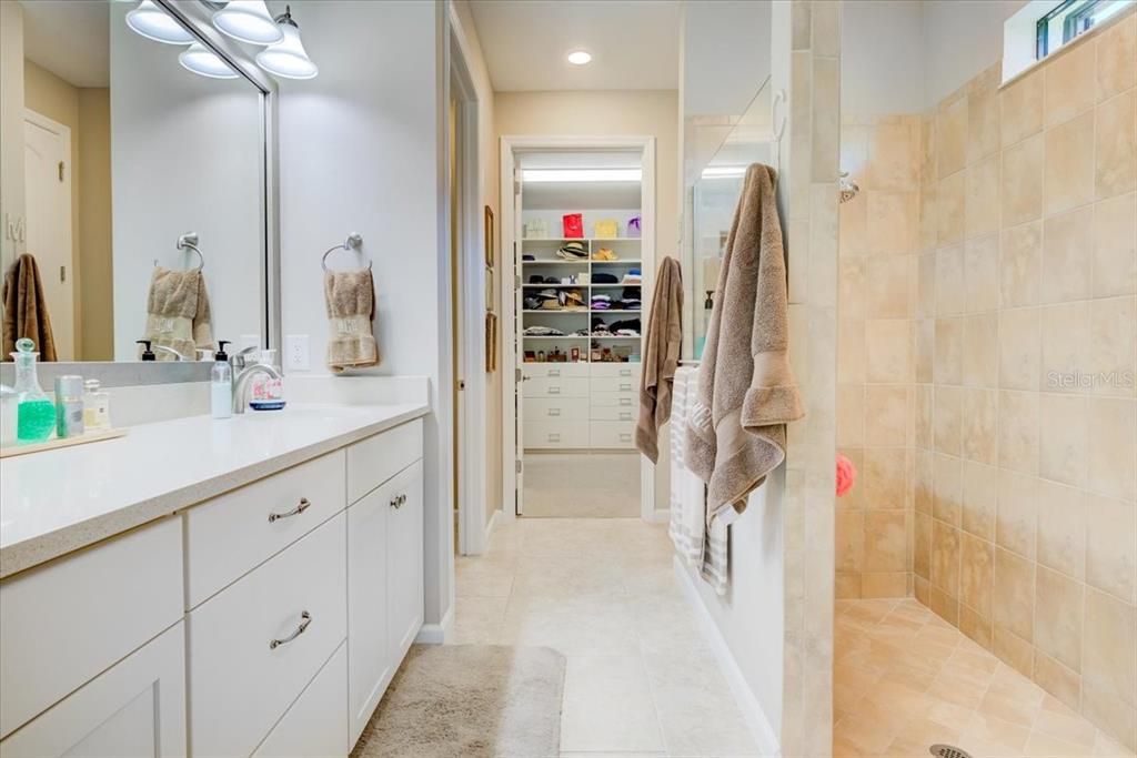 待售: $678,000 (2 贝兹, 2 浴室, 1894 平方英尺)