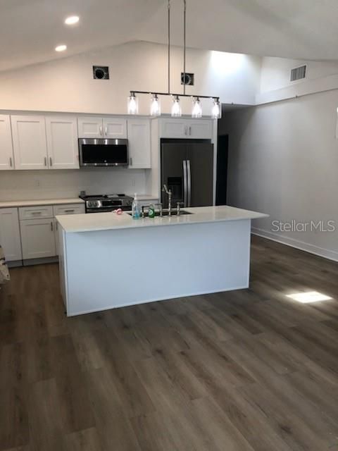 На продажу: $429,900 (3 спален, 2 ванн, 2122 Квадратных фут)