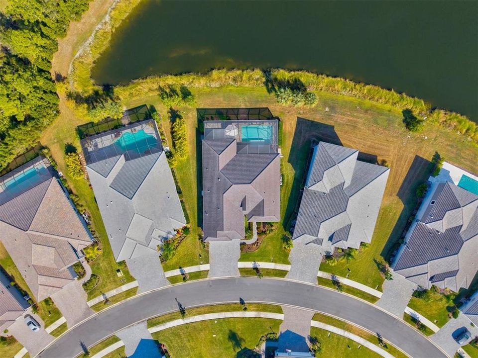 For Sale: $899,000 (3 beds, 3 baths, 2563 Square Feet)