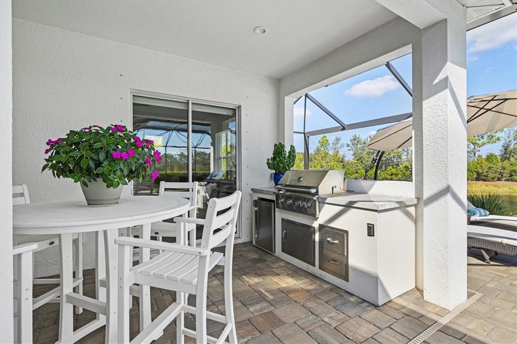 For Sale: $899,000 (3 beds, 3 baths, 2563 Square Feet)