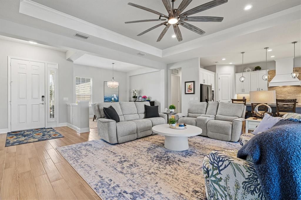 For Sale: $899,000 (3 beds, 3 baths, 2563 Square Feet)