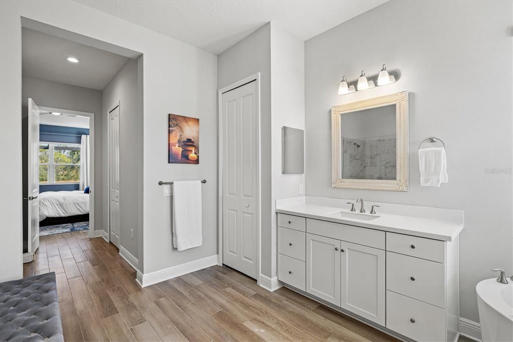 For Sale: $899,000 (3 beds, 3 baths, 2563 Square Feet)