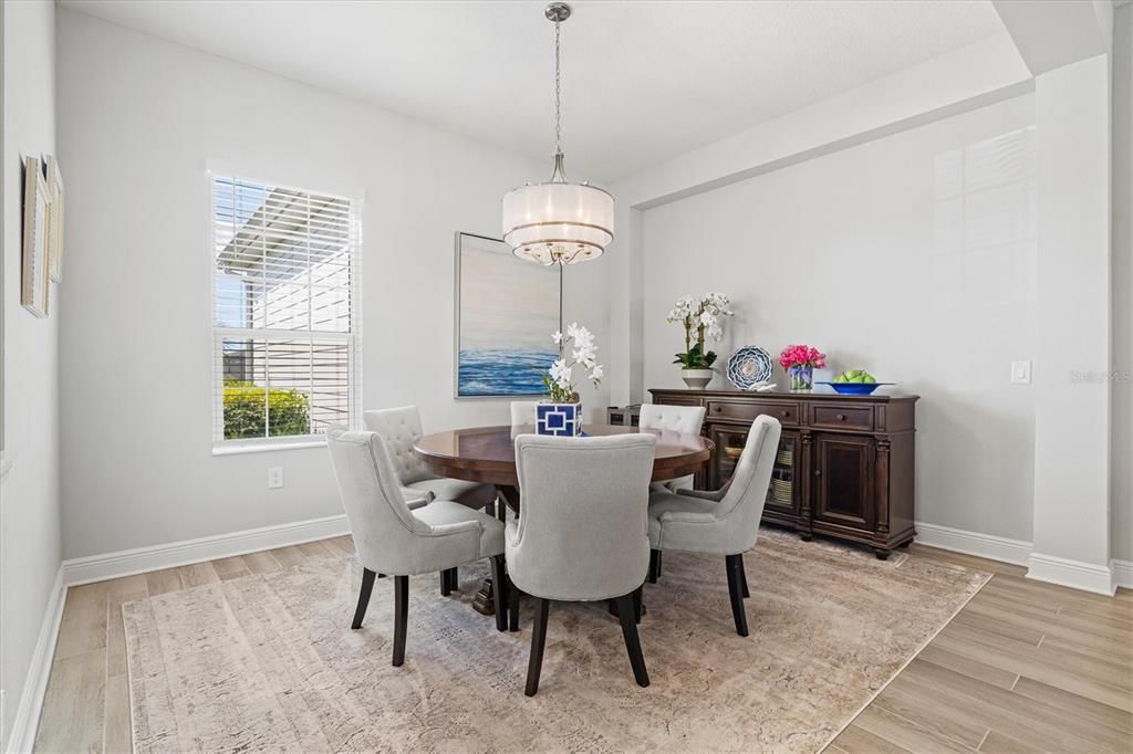 For Sale: $899,000 (3 beds, 3 baths, 2563 Square Feet)