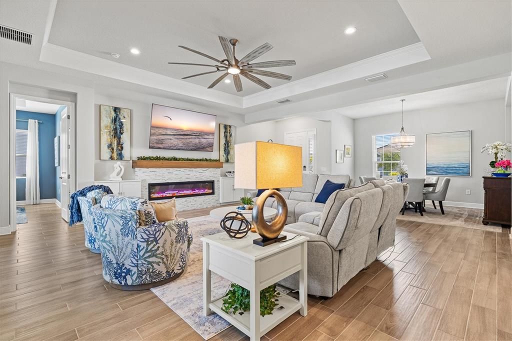 For Sale: $899,000 (3 beds, 3 baths, 2563 Square Feet)