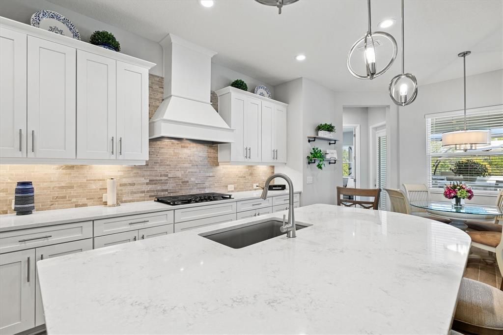 For Sale: $899,000 (3 beds, 3 baths, 2563 Square Feet)