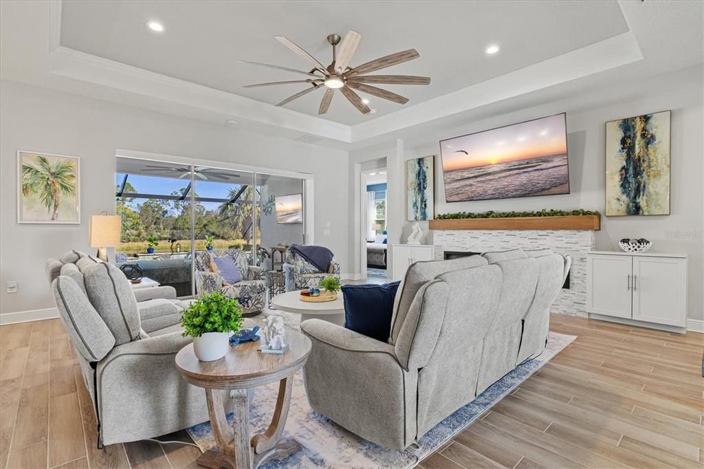 For Sale: $899,000 (3 beds, 3 baths, 2563 Square Feet)