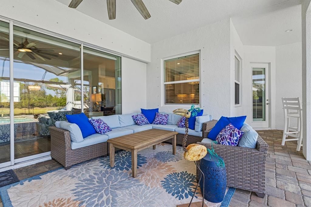 For Sale: $899,000 (3 beds, 3 baths, 2563 Square Feet)