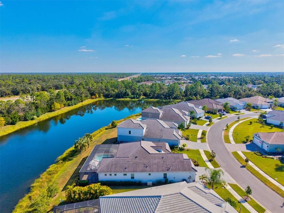 For Sale: $899,000 (3 beds, 3 baths, 2563 Square Feet)