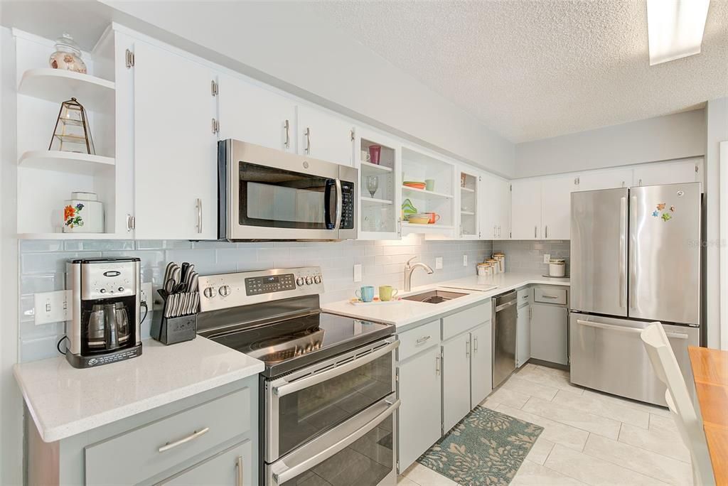 For Sale: $265,000 (2 beds, 2 baths, 1725 Square Feet)