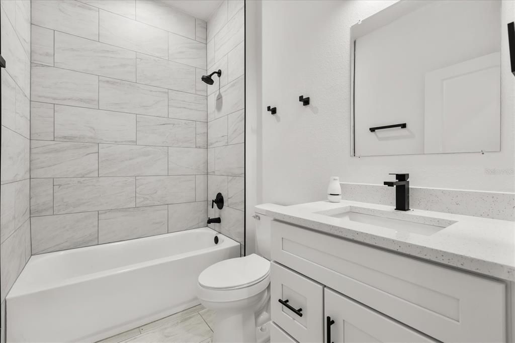 For Sale: $294,999 (4 beds, 2 baths, 1661 Square Feet)