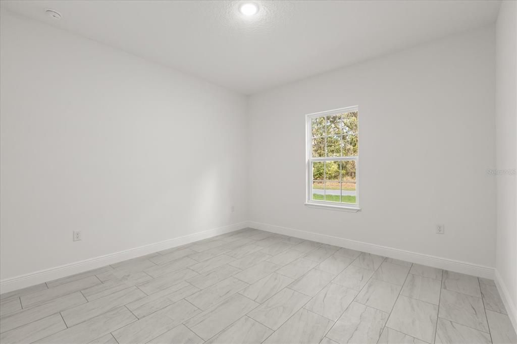 For Sale: $294,999 (4 beds, 2 baths, 1661 Square Feet)