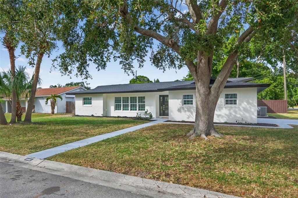 Active With Contract: $599,000 (3 beds, 2 baths, 1558 Square Feet)
