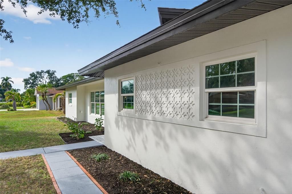 Active With Contract: $599,000 (3 beds, 2 baths, 1558 Square Feet)