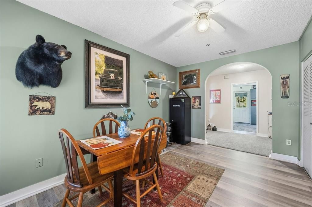 For Sale: $299,000 (3 beds, 1 baths, 1331 Square Feet)