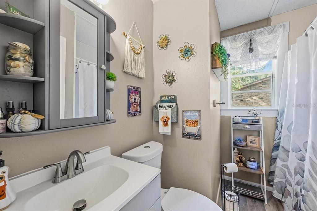 For Sale: $299,000 (3 beds, 1 baths, 1331 Square Feet)