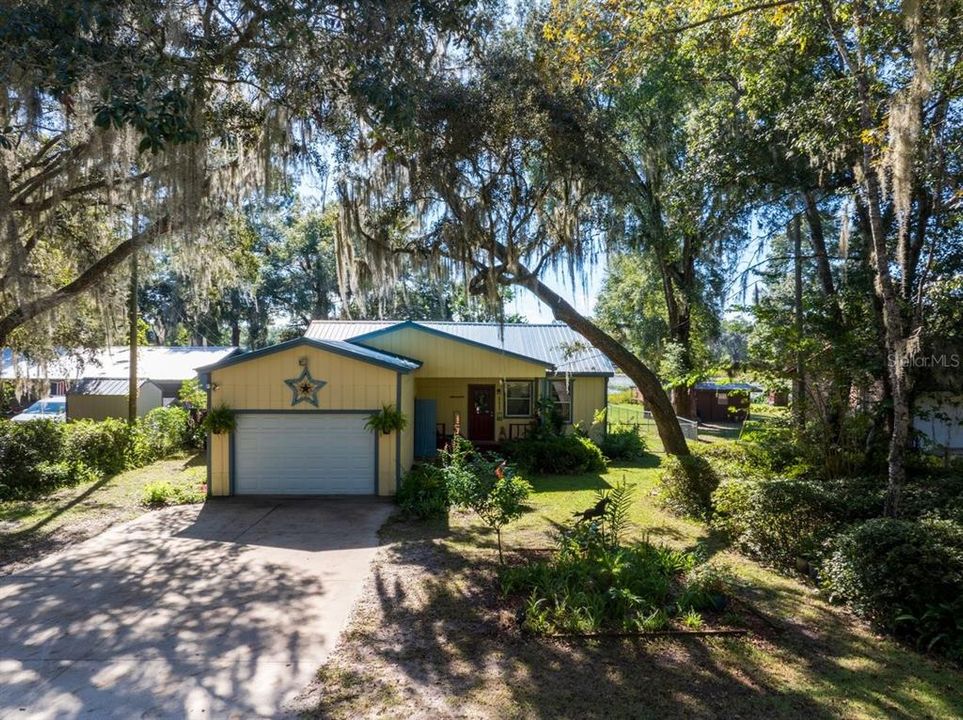 For Sale: $299,000 (3 beds, 1 baths, 1331 Square Feet)