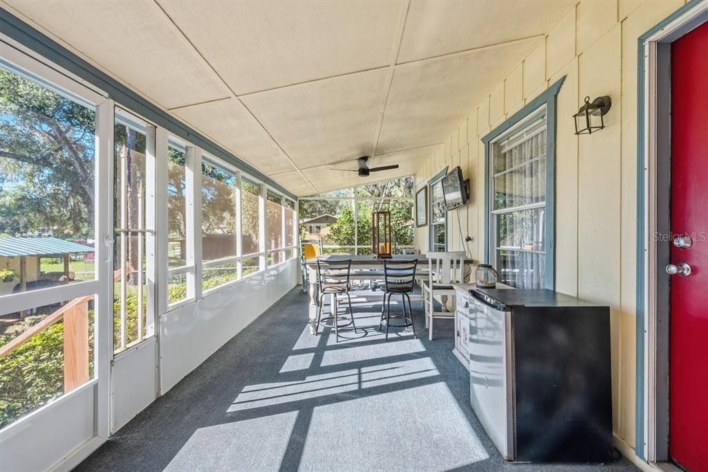 For Sale: $299,000 (3 beds, 1 baths, 1331 Square Feet)