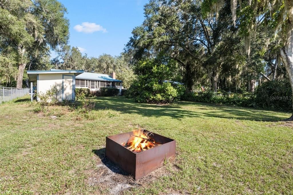 For Sale: $299,000 (3 beds, 1 baths, 1331 Square Feet)