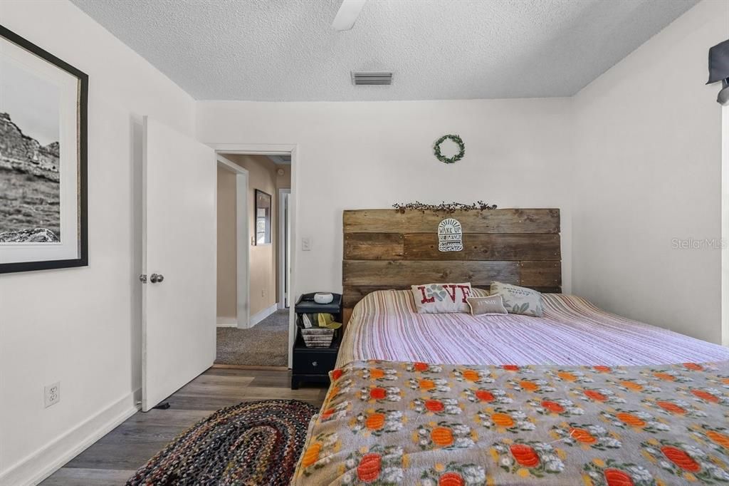 For Sale: $299,000 (3 beds, 1 baths, 1331 Square Feet)