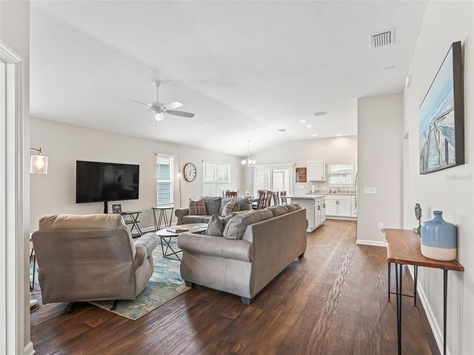 For Rent: $3,150 (3 beds, 2 baths, 1496 Square Feet)