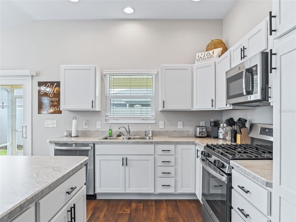 For Rent: $3,150 (3 beds, 2 baths, 1496 Square Feet)