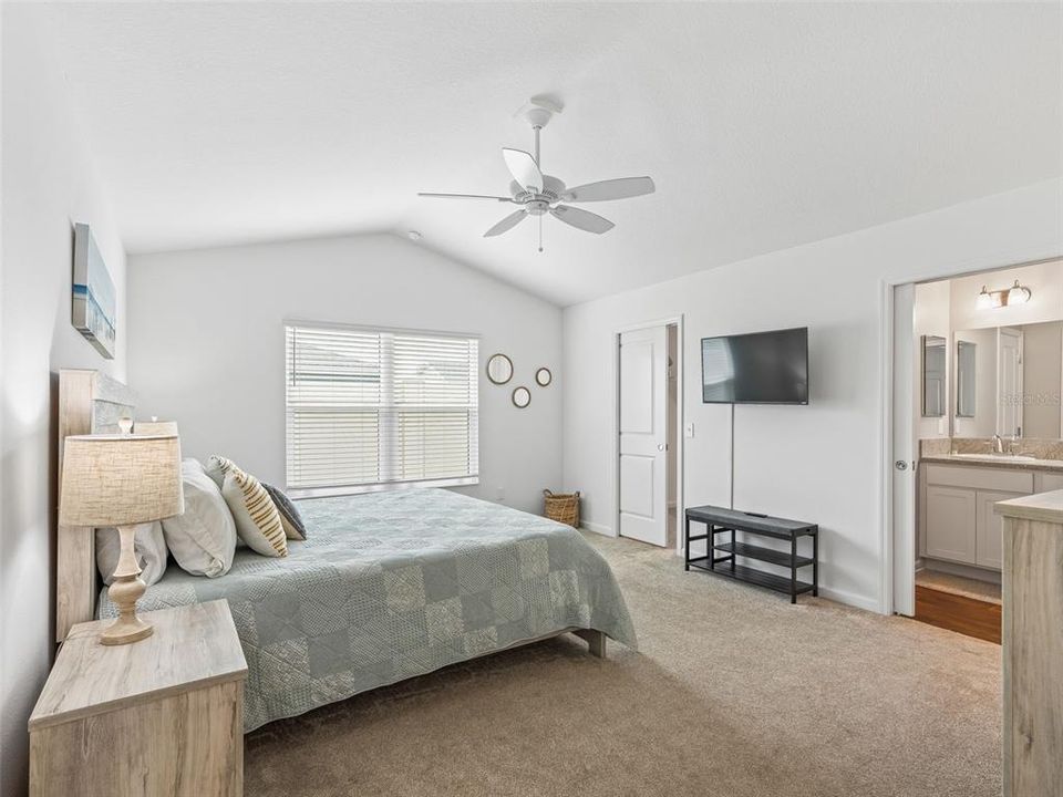 For Rent: $3,150 (3 beds, 2 baths, 1496 Square Feet)