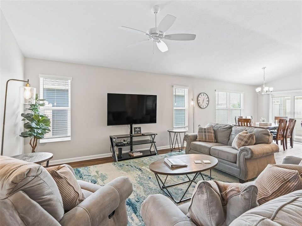 For Rent: $3,150 (3 beds, 2 baths, 1496 Square Feet)