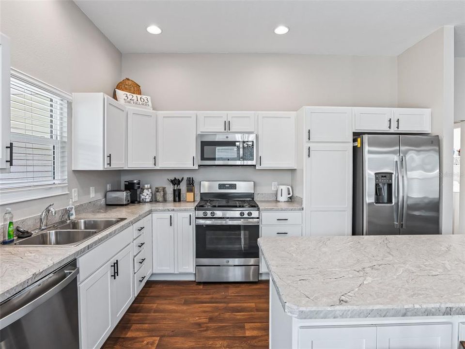 For Rent: $3,150 (3 beds, 2 baths, 1496 Square Feet)