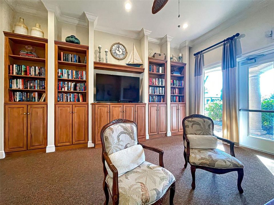 For Sale: $489,000 (2 beds, 2 baths, 1916 Square Feet)