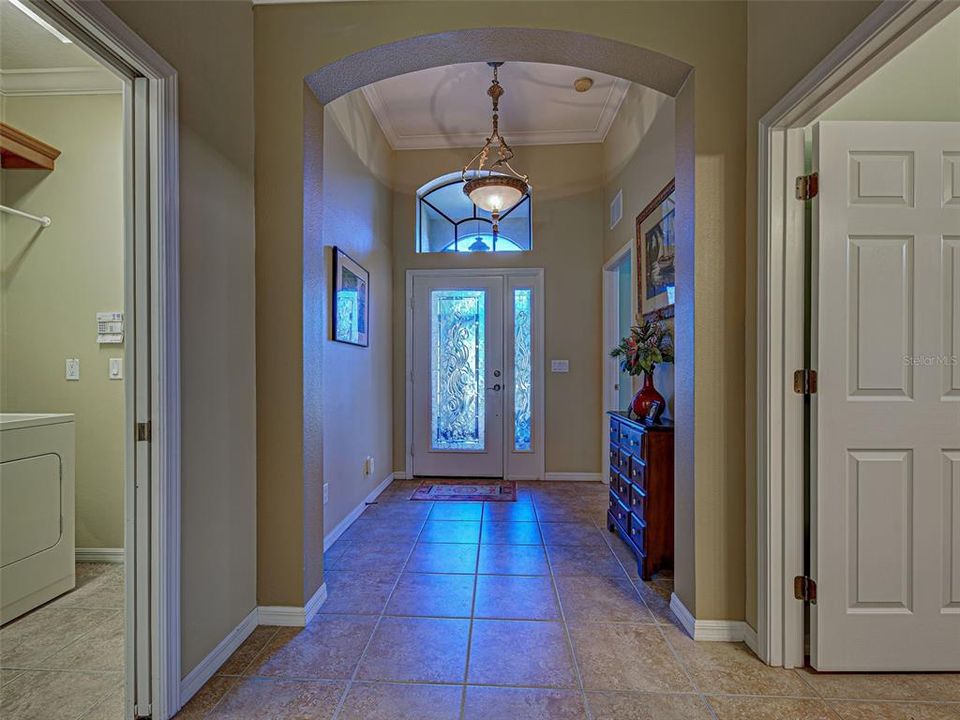 For Sale: $489,000 (2 beds, 2 baths, 1916 Square Feet)