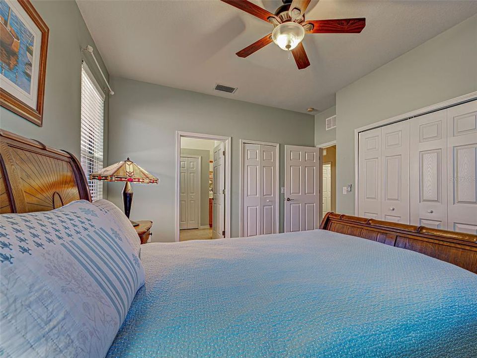 For Sale: $489,000 (2 beds, 2 baths, 1916 Square Feet)