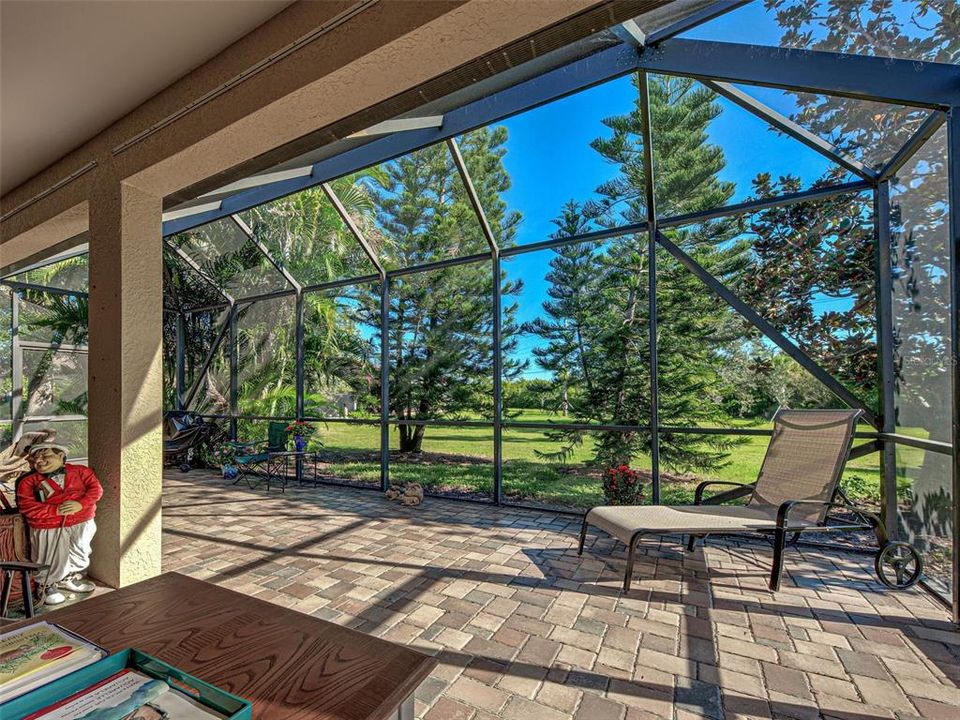 For Sale: $489,000 (2 beds, 2 baths, 1916 Square Feet)