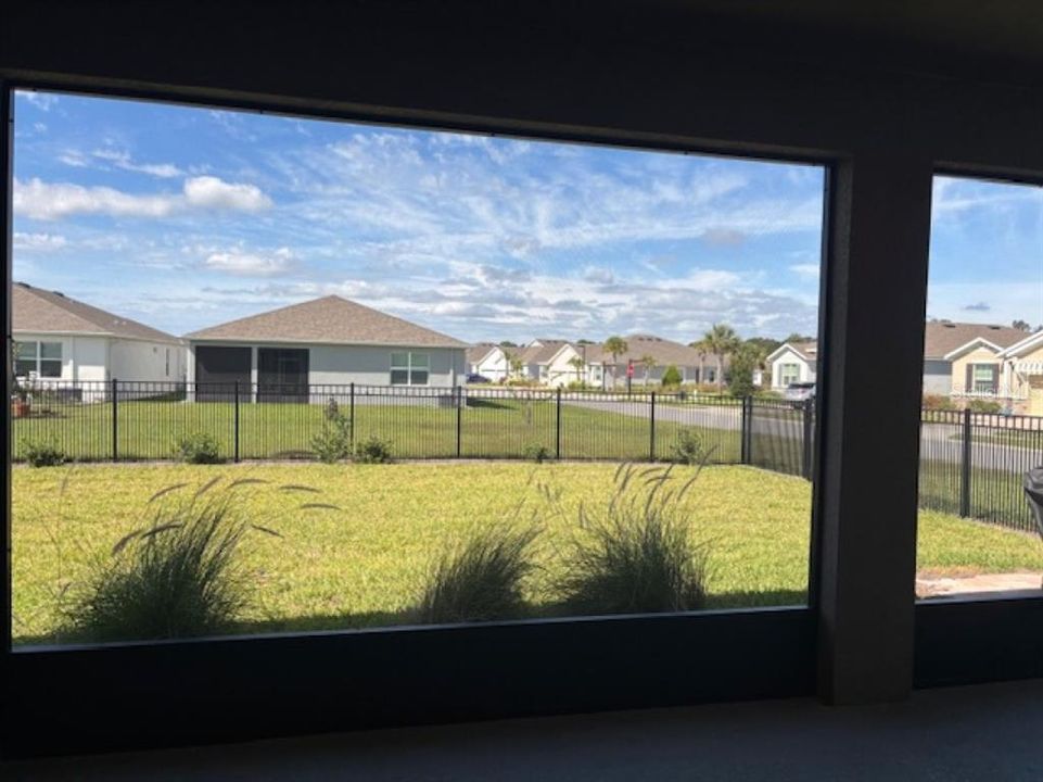 For Sale: $319,990 (4 beds, 2 baths, 2034 Square Feet)