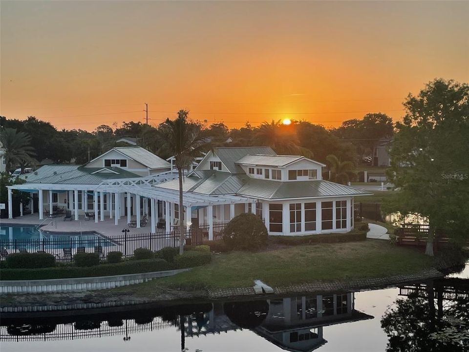 Active With Contract: $159,000 (1 beds, 1 baths, 794 Square Feet)