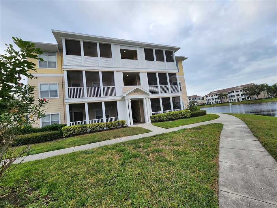 Active With Contract: $159,000 (1 beds, 1 baths, 794 Square Feet)