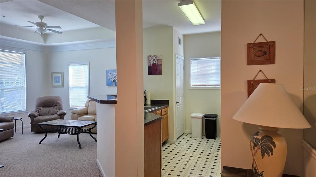Active With Contract: $159,000 (1 beds, 1 baths, 794 Square Feet)