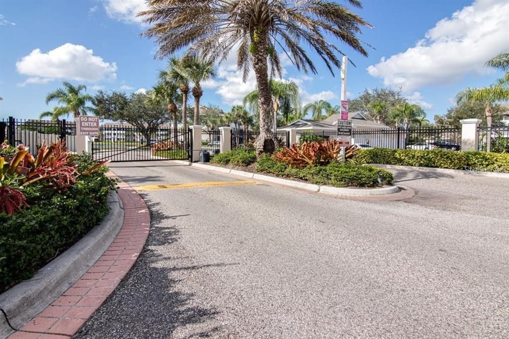 Active With Contract: $159,000 (1 beds, 1 baths, 794 Square Feet)