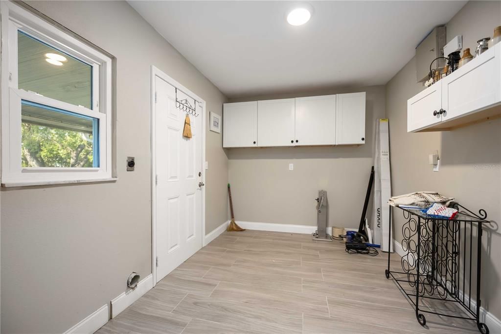 For Sale: $319,900 (3 beds, 2 baths, 1720 Square Feet)