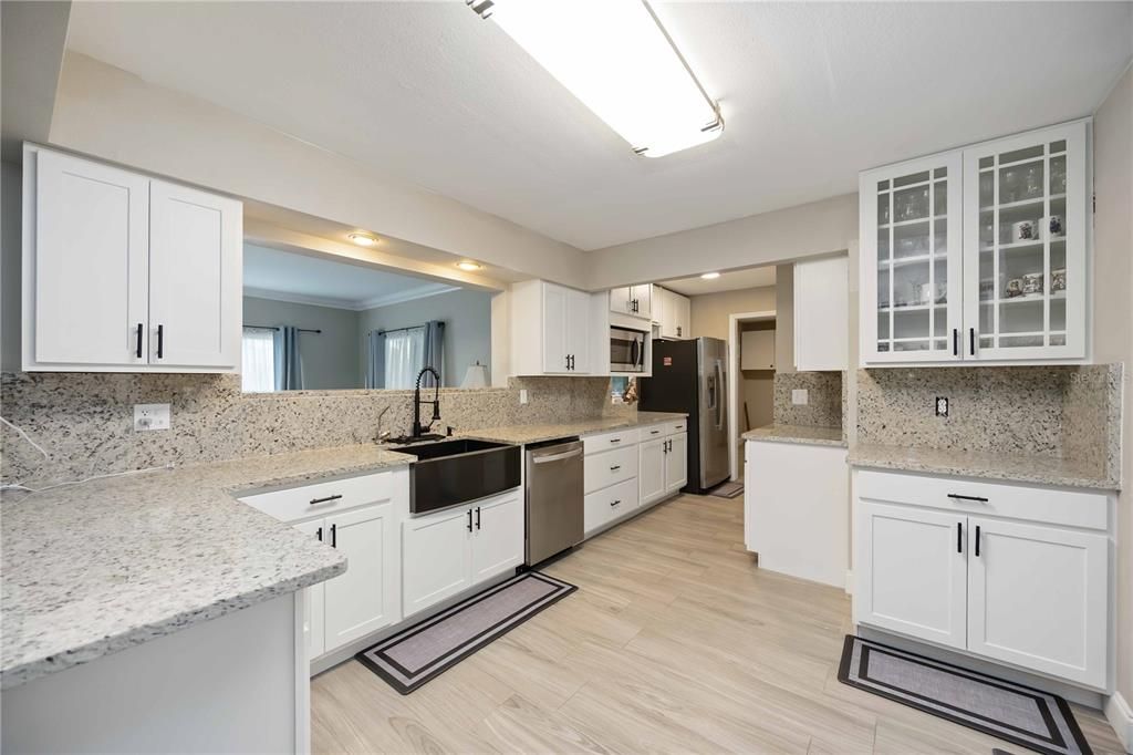 For Sale: $319,900 (3 beds, 2 baths, 1720 Square Feet)