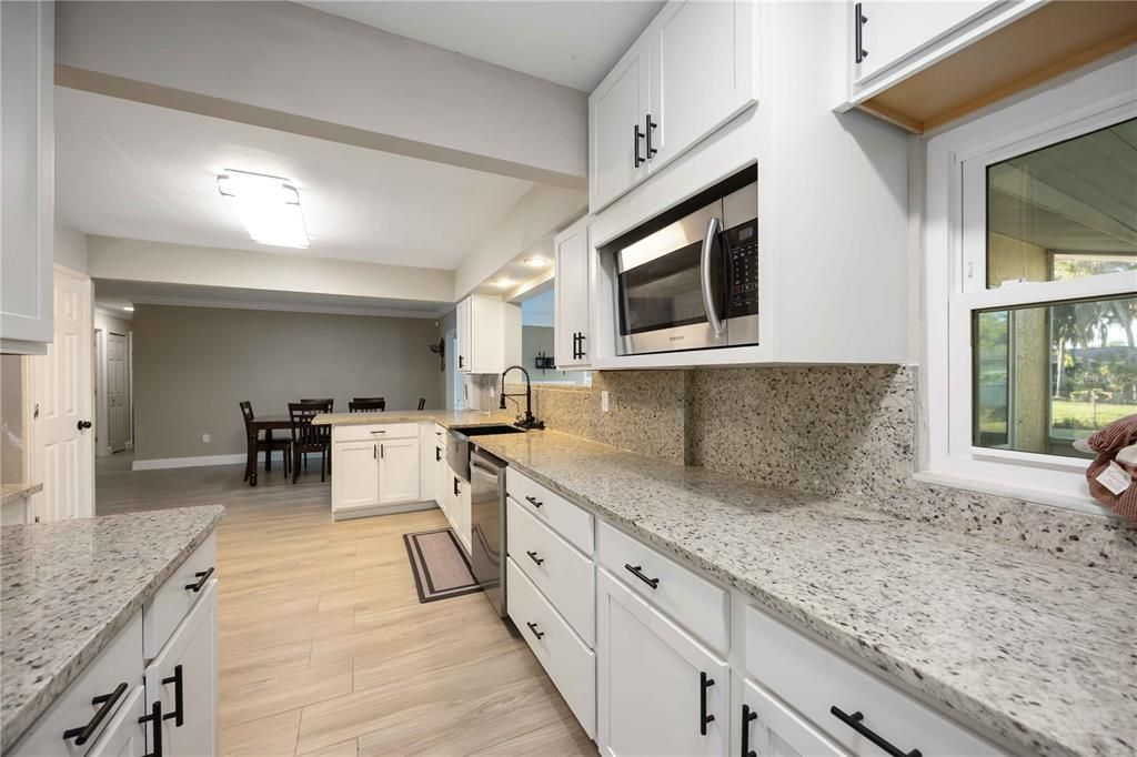 For Sale: $319,900 (3 beds, 2 baths, 1720 Square Feet)