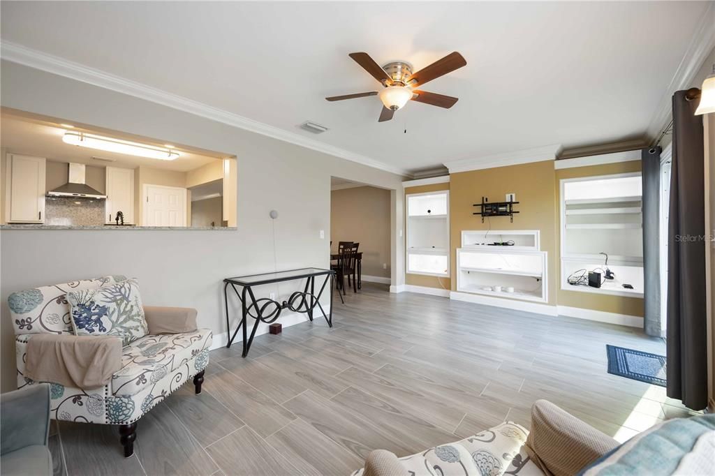 For Sale: $319,900 (3 beds, 2 baths, 1720 Square Feet)