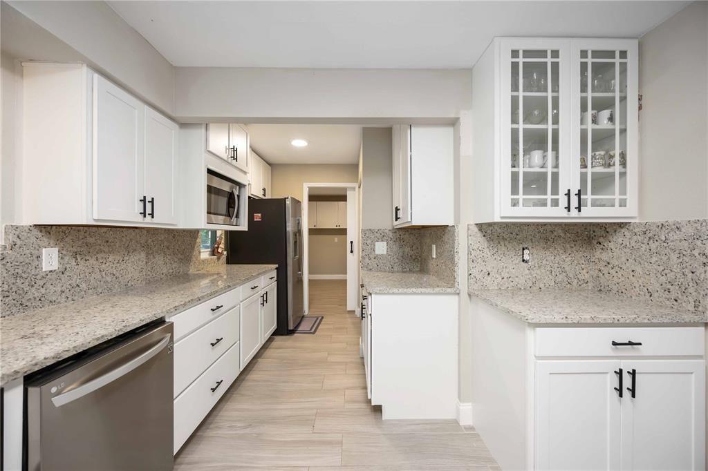 For Sale: $319,900 (3 beds, 2 baths, 1720 Square Feet)