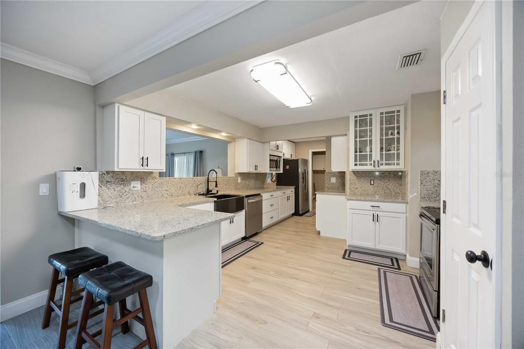 For Sale: $319,900 (3 beds, 2 baths, 1720 Square Feet)