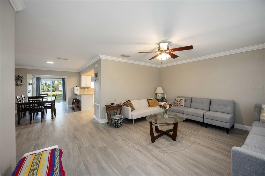 For Sale: $319,900 (3 beds, 2 baths, 1720 Square Feet)