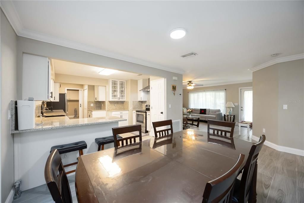 For Sale: $319,900 (3 beds, 2 baths, 1720 Square Feet)