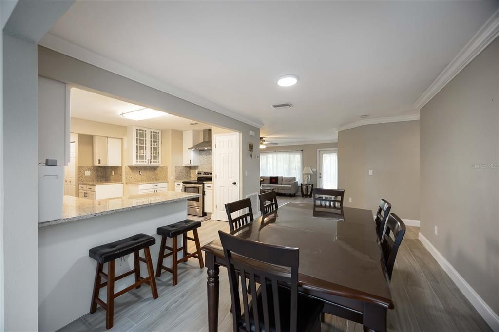 For Sale: $319,900 (3 beds, 2 baths, 1720 Square Feet)