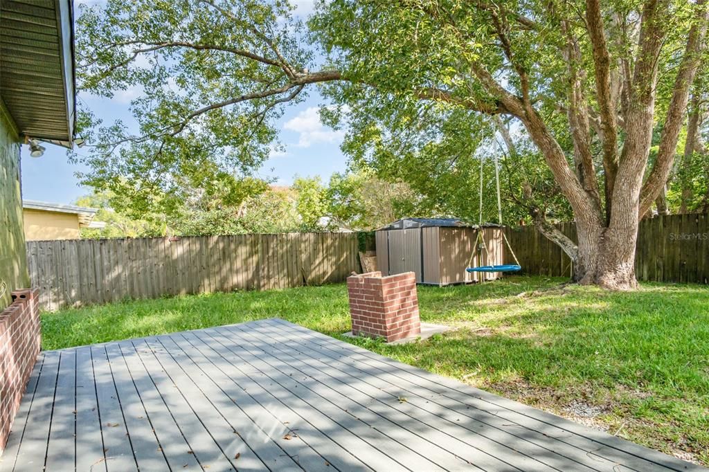 Active With Contract: $215,000 (2 beds, 1 baths, 868 Square Feet)