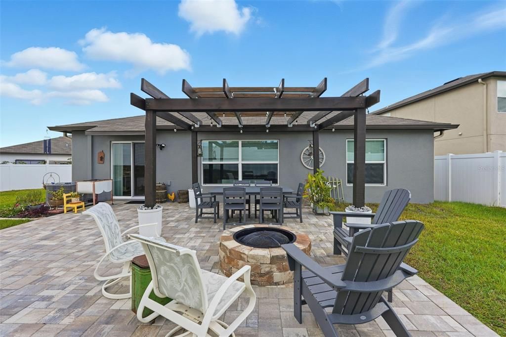 For Sale: $375,000 (4 beds, 2 baths, 1959 Square Feet)